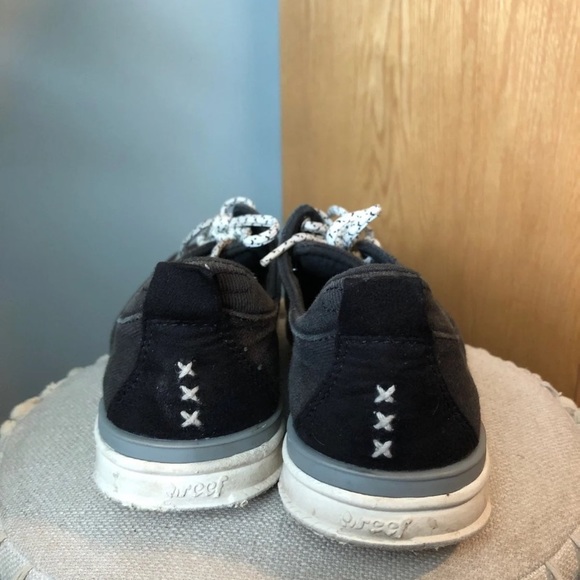 Reef tennis shoes - Picture 3 of 4